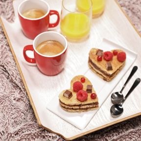 Recept voor valentijnspannenkoeken met KITKAT chocolade - Nestlé Chocolade